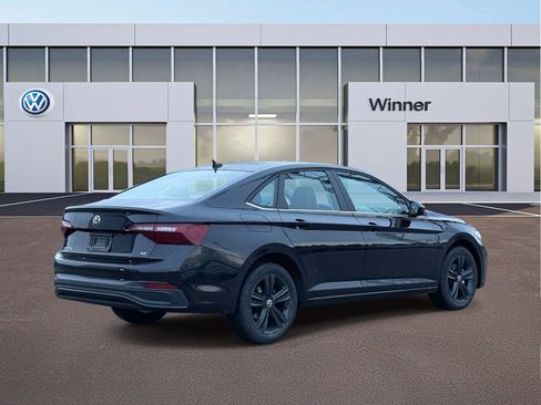 Used 2024 Volkswagen Jetta SE w/ Panoramic Sunroof Package image 4