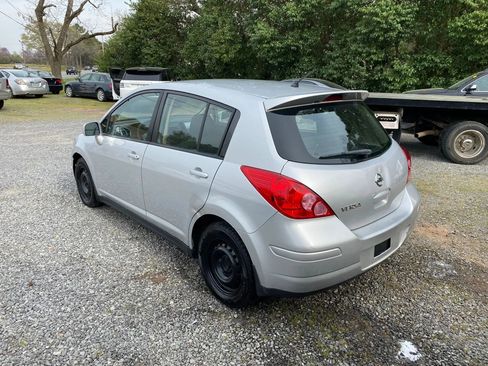 Used 2011 Nissan Versa 1.8 S w/ Plus Pkg FWD image 3