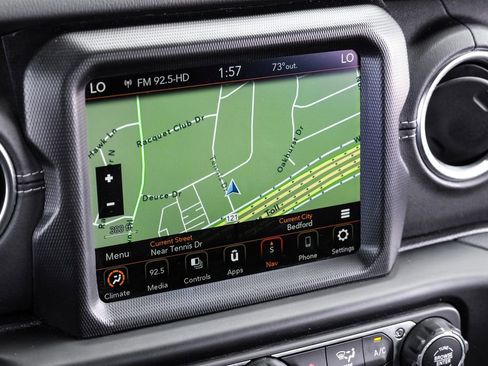 Used 2022 Jeep Wrangler Unlimited Sahara AWD/4WD image 6