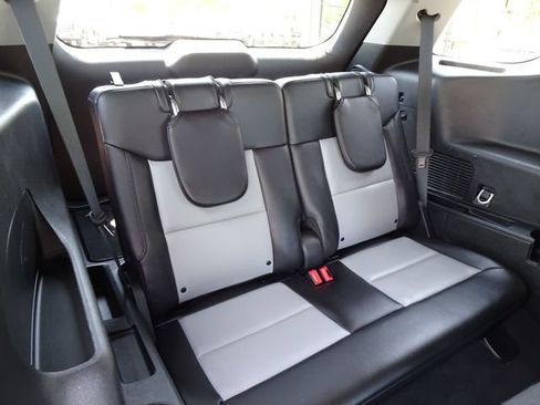 Used 2023 Ford Explorer XLT w/ Equipment Group 202A AWD/4WD image 21