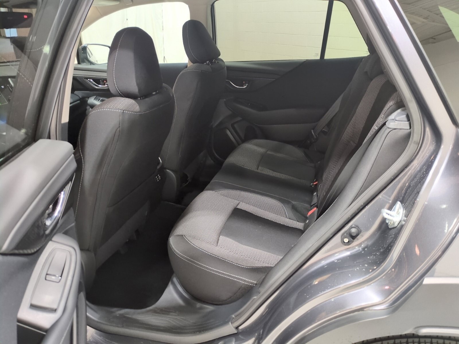 Certified 2025 Subaru Outback Premium w/ Popular Package #1A AWD/4WD image 14
