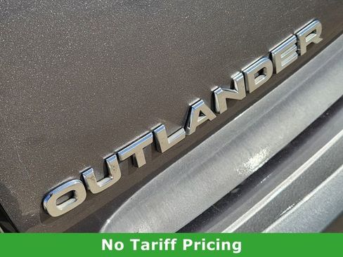 Used 2022 Mitsubishi Outlander SE image 10