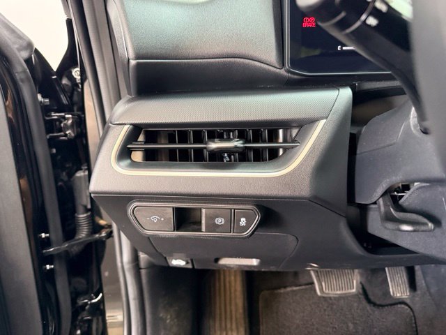 Used 2025 Kia K4 FWD image 25