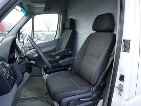 Used 2015 Freightliner Sprinter 3500 image 15