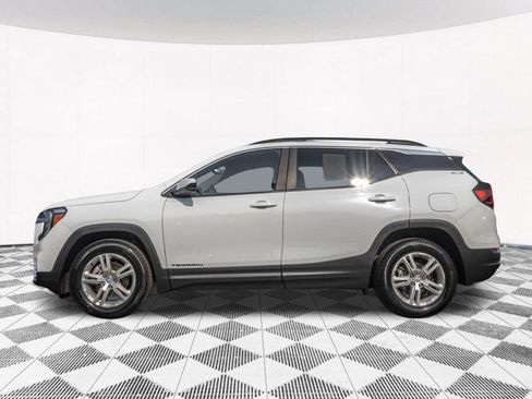 Used 2023 GMC Terrain SLE w/ Driver Convenience Package FWD image 7