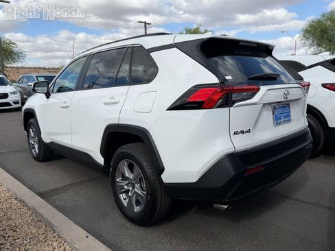 Used 2025 Toyota RAV4 XLE FWD image 3