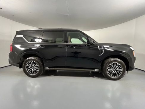 Used 2025 Nissan Armada SL w/ Captain's Chari Seat Package AWD/4WD image 8