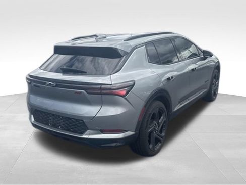 Certified 2024 Chevrolet Equinox EV RS FWD image 2