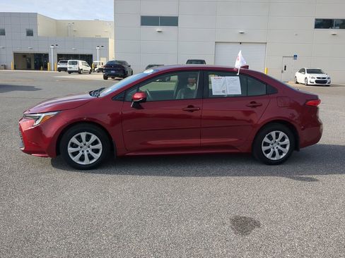 Used 2023 Toyota Corolla LE image 16