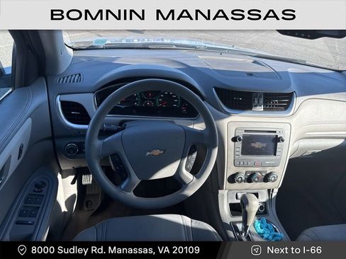 Used 2017 Chevrolet Traverse LS image 3