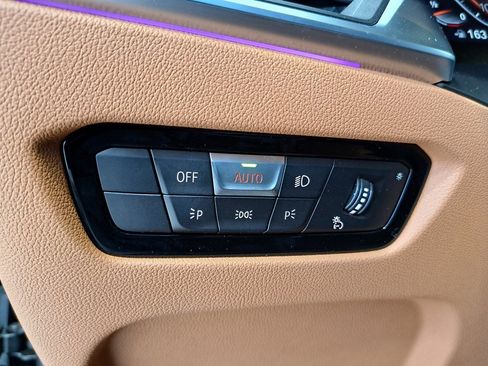 Used 2022 BMW 330i xDrive Sedan w/ Driving Assistance Package image 13