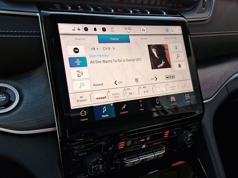 Certified 2023 Jeep Grand Cherokee L Limited image 19