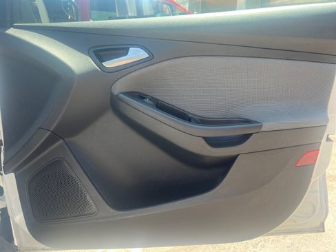 Used 2013 Ford Focus SE FWD image 30