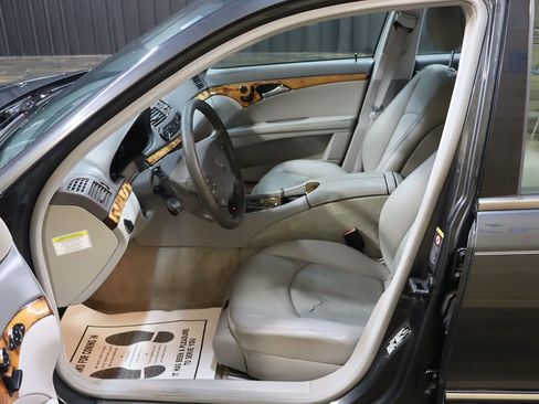 Used 2005 Mercedes-Benz E 320 CDI Sedan image 35