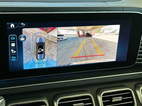 New 2026 Mercedes-Benz GLS 580 4MATIC image 21