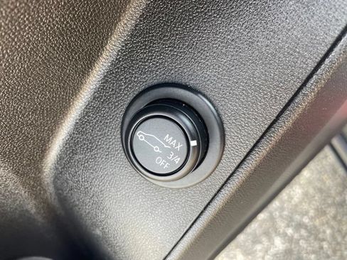 Used 2019 Chevrolet Equinox LT FWD image 10
