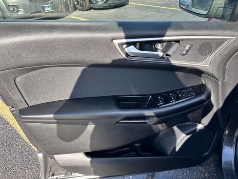 Used 2018 Ford Edge SEL image 20