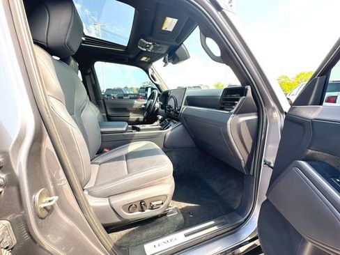 Used 2025 Lexus GX 550 w/ Accessory Package (2T) AWD/4WD image 30