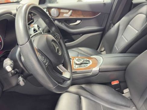 Used 2017 Mercedes-Benz GLC 300 4MATIC Coupe image 22