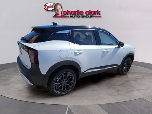 New 2026 Nissan Kicks SR FWD image 7