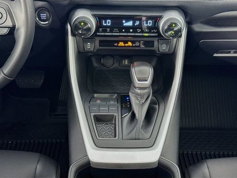 Used 2025 Toyota RAV4 XLE Premium image 32