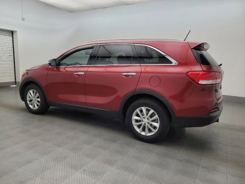 Used 2018 Kia Sorento LX image 3