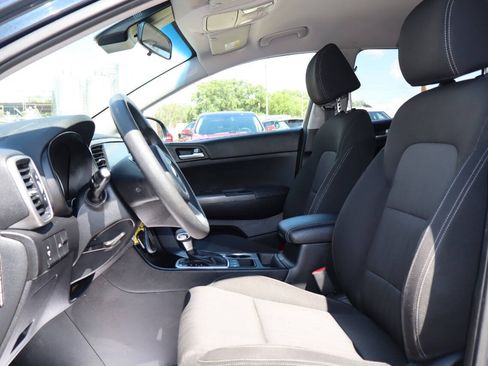 Used 2022 Kia Sportage LX AWD/4WD image 5