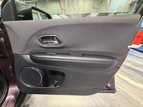 Used 2022 Honda HR-V EX image 40