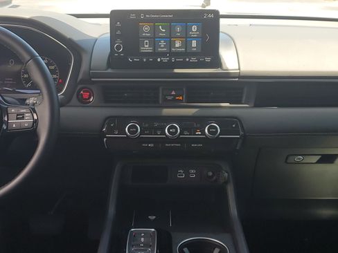 Used 2025 Honda Pilot EX-L image 18