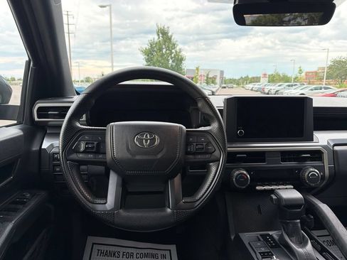 Used 2025 Toyota Tacoma SR5 AWD/4WD image 21