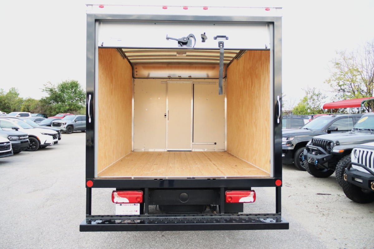 Used 2024 Mercedes-Benz Sprinter 3500 image 10