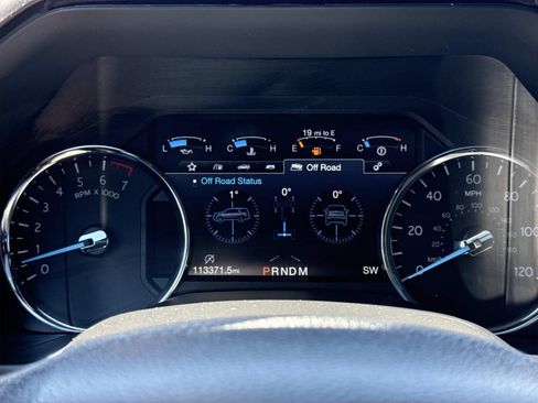 Used 2019 Ford Expedition Limited w/ Equipment Group 303A AWD/4WD image 17