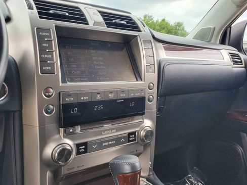 Used 2018 Lexus GX 460 Premium w/ Premium Package AWD/4WD image 10