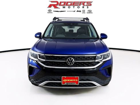 Used 2023 Volkswagen Taos SEL image 2