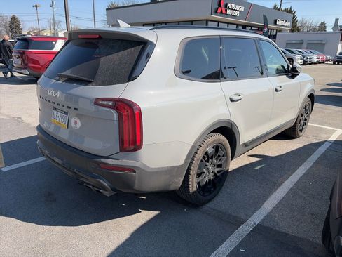 Used 2022 Kia Telluride SX w/ SX Prestige Package AWD/4WD image 2