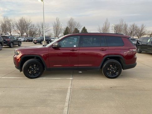 Used 2025 Jeep Grand Cherokee L Altitude image 5