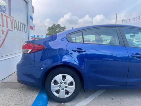 Used 2017 Kia Forte LX FWD image 25