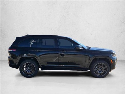 New 2025 Jeep Grand Cherokee Summit image 4