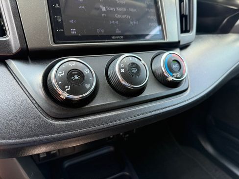 Used 2016 Toyota RAV4 LE FWD image 23