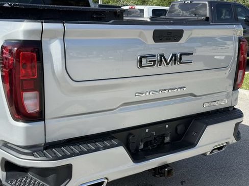 Used 2022 GMC Sierra 1500 Elevation w/ X31 Off-Road Package AWD/4WD image 10
