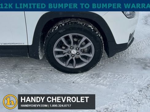 Certified 2022 GMC Terrain SLT image 10