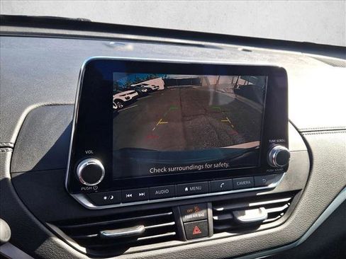 Used 2019 Nissan Altima 2.5 SV image 13