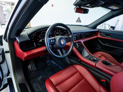 Used 2023 Porsche Taycan image 30