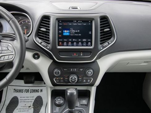 Used 2022 Jeep Cherokee Latitude Lux image 22