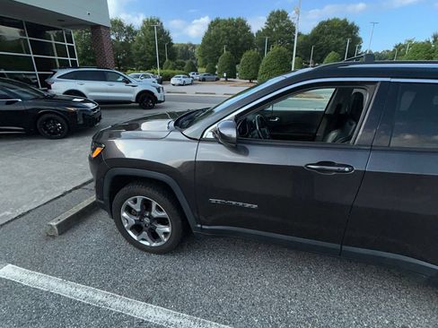 Used 2018 Jeep Compass Limited w/ Navigation Group AWD/4WD image 5