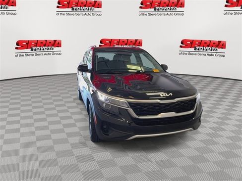 Used 2023 Kia Seltos EX image 3