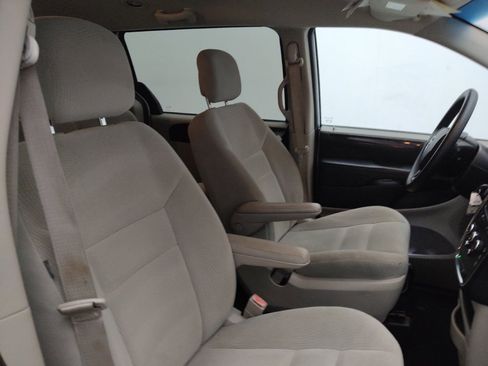 Used 2017 Dodge Grand Caravan SE FWD image 21