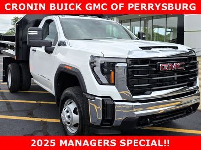 New 2025 GMC Sierra 3500 Pro w/ Convenience Package
