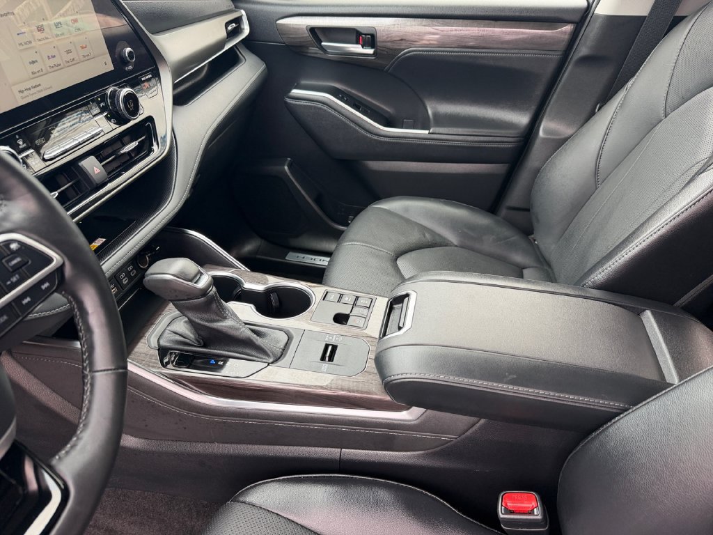 Used 2023 Toyota Highlander Limited AWD/4WD image 12