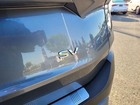 Used 2023 Nissan Rogue SV FWD image 6